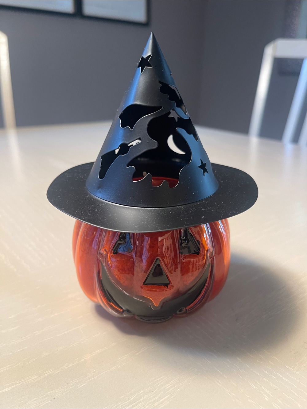 Orange Glass Pumpkin Jack-o'-Lantern with Black Witch Hat candle cinnamon clove